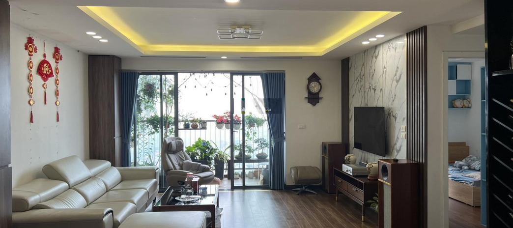 Chính chủ cần bán căn hộ chung cư 187 Nguyễn Lương Bằng 132m2 có 3PN - 2WC tầng trung, ban công ĐN 