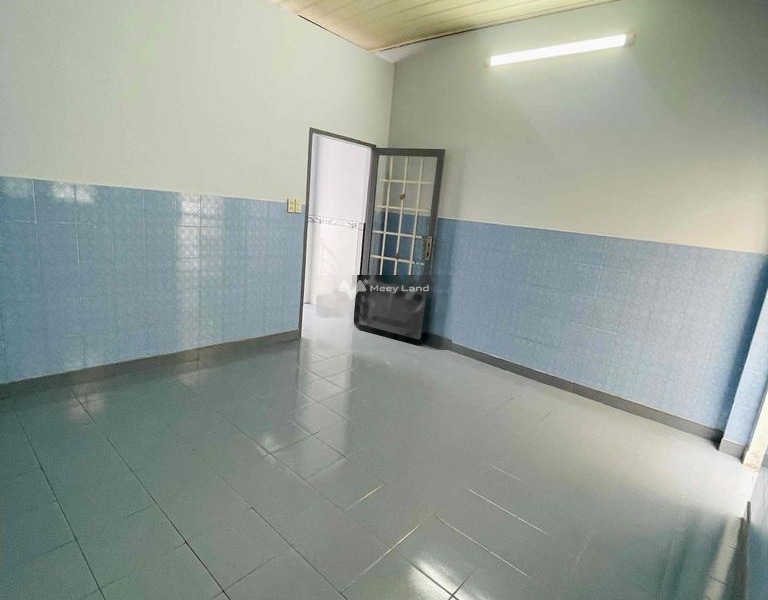 Cho thuê chung cư vị trí đặt tọa lạc ngay Phạm Văn Hai, Tân Bình, trong căn hộ nhìn chung gồm có 1 PN, 1 WC có chỗ để xe-01