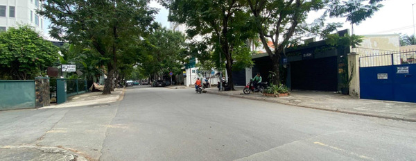 Cho thuê nhà ở có diện tích là 300m2 thuê ngay với giá khởi điểm từ 160 triệu/tháng vị trí đẹp ngay trên Nguyễn Chí Thanh, Hồ Chí Minh-03