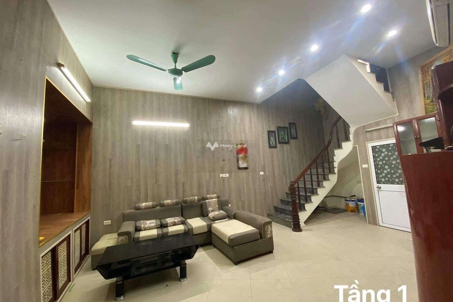 Cho thuê nhà gần Khương Mai, Thanh Xuân, thuê ngay với giá siêu tốt 11 triệu/tháng diện tích tổng 37m2, trong nhà này gồm 4 PN-01