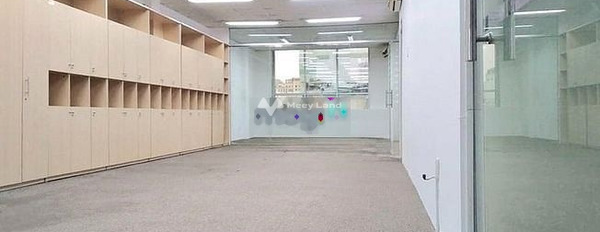 Nhà bao gồm có 8 phòng ngủ, bán nhà ở có diện tích chung 756.1m2 bán ngay với giá phải chăng 58 tỷ vị trí ở Trần Quốc Toản, Hồ Chí Minh-02