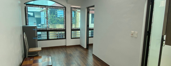 Cho thuê căn Apartment tại Ngõ 116 Phan Kế Bính, Ba Đình, ban công rộng view thoáng, chỉ 6 triệu-03