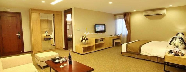 Nhà bao gồm có 85 phòng ngủ bán nhà bán ngay với giá ngạc nhiên 155 tỷ diện tích gồm 345m2 vị trí nằm tại Nguyễn Đình Hoàn, Hà Nội-03