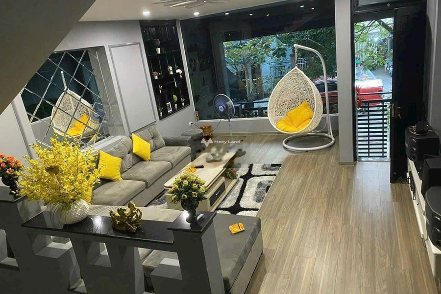 Bán nhà ngay trên Hòa Thuận Tây, Đà Nẵng bán ngay với giá hấp dẫn chỉ 4.7 tỷ có diện tích chính 80m2 căn nhà gồm tổng cộng 3 PN-01