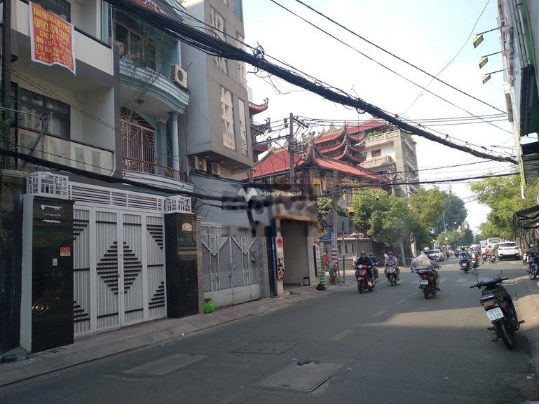 Bán nhà tại Nguyễn Trọng Tuyển, Phú Nhuận diện tích 180m2-01