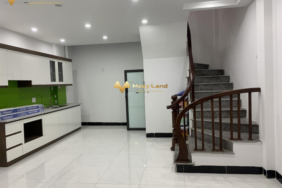 Nhà có 3 PN bán nhà ở diện tích chuẩn 32 m2 vào ở ngay giá thị trường chỉ 2 tỷ vị trí mặt tiền tọa lạc tại Xã Tam Hiệp, Huyện Thanh Trì-01