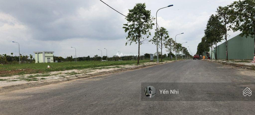 Cực hot bán mảnh đất, 80m2 vị trí đặt ngay ở Nguyễn Văn Quá, Hồ Chí Minh còn chần chờ gì nữa