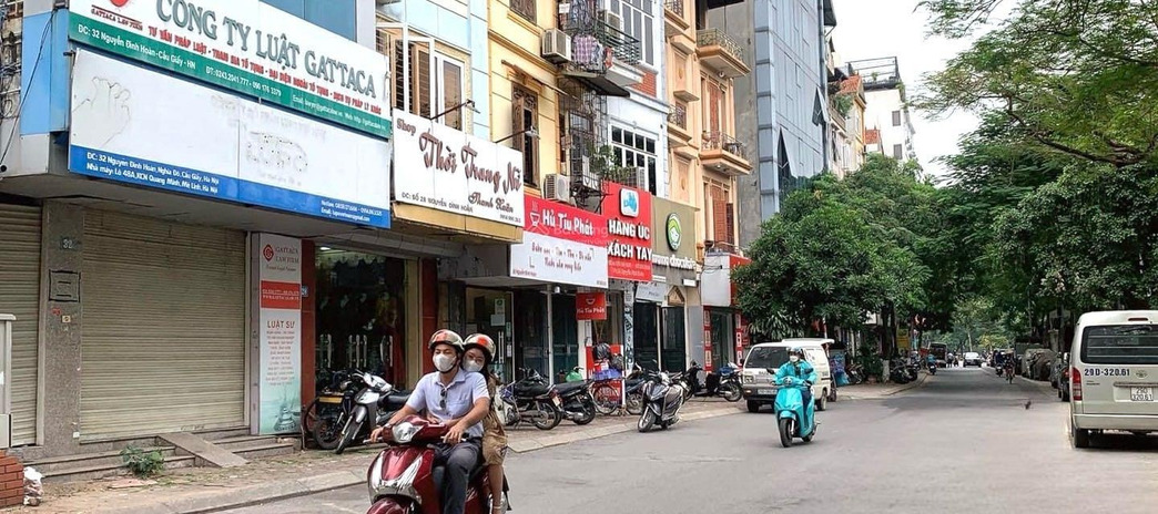 Tổng quan có 3 phòng ngủ bán nhà giá bán chính chủ 27.5 tỷ có diện tích chung 100m2 mặt tiền tọa lạc ngay ở Nguyễn Đình Hoàn, Cầu Giấy