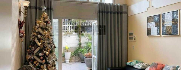 26 tỷ, bán biệt thự diện tích sàn là 170m2 nằm tại Tố Hữu, Vạn Phúc, hướng Đông - Nam, nhà này có tổng 5 PN, 6 WC liên hệ ngay để được tư vấn-03