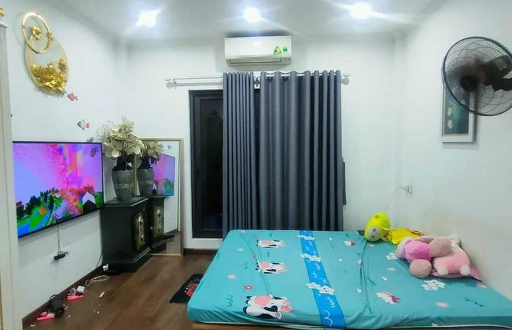 Mua bán nhà đất Phố Chùa Bộc, Quận Đống Đa 52m2 chỉ 6,9 tỷ gara ô tô, kinh doanh