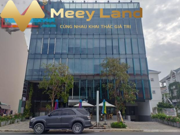 Doanh nghiệp cần vốn bán nhà vị trí đẹp tọa lạc ngay tại Quận 1, Hồ Chí Minh vào ở luôn giá cực êm chỉ 42 tỷ diện tích rộng 86m2 trong nhà nhìn chung ...
