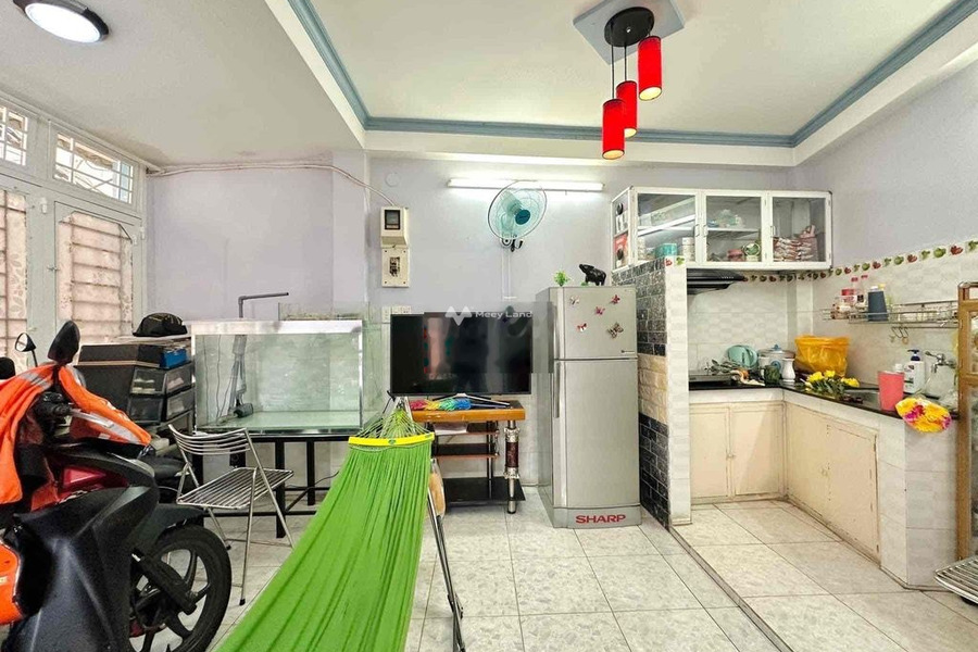 Nhà có 4 phòng ngủ bán nhà bán ngay với giá siêu mềm chỉ 3.6 tỷ diện tích 25m2 vị trí đặt tọa lạc ngay trên Nguyễn Công Hoan, Phú Nhuận-01