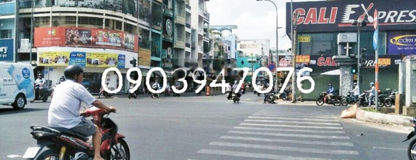 Có diện tích 30m2 bán nhà vị trí đặt ngay tại Quận 5, Hồ Chí Minh căn nhà có tổng cộng 2 PN 3 WC còn chần chờ gì nữa-03