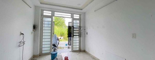 bán nhà 3 tầng cho thuê 20tr tháng 238m2 đức hoà long an giá 3.7 tỷ -02