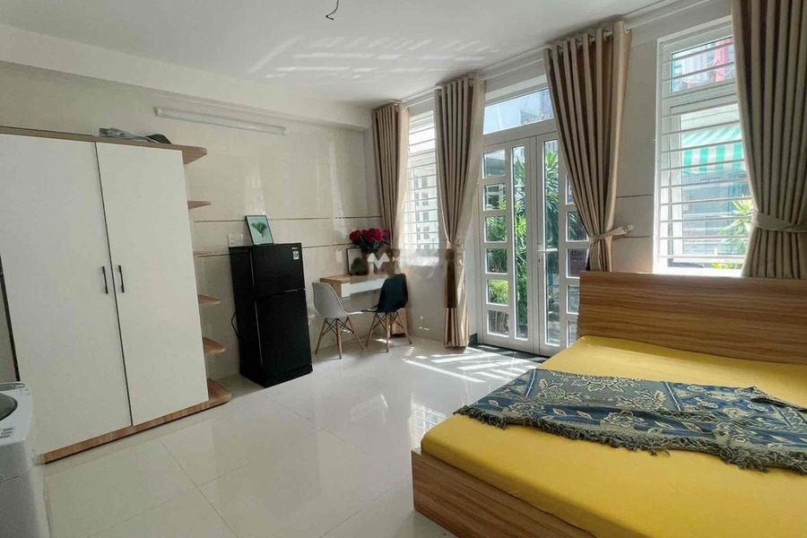 Tổng quan căn này gồm 1 phòng ngủ, cho thuê căn hộ vị trí đặt tọa lạc gần Phường 3, Hồ Chí Minh, 1 WC tiện ích đầy đủ-01