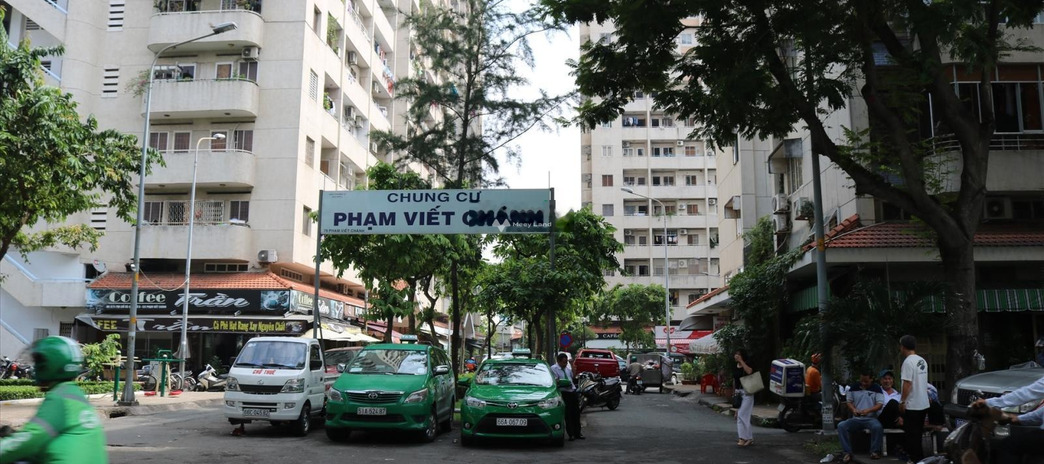 Căn hộ 2 phòng ngủ, bán căn hộ vị trí thuận lợi nằm trên Bình Thạnh, Hồ Chí Minh, trong căn hộ tổng quan gồm có 2 PN lh tư vấn thêm