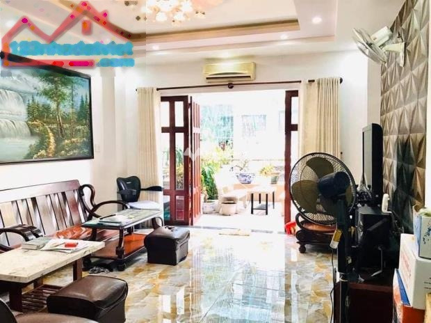 Ngôi nhà gồm 3 PN bán nhà bán ngay với giá khởi điểm 8.8 tỷ diện tích gồm 123m2 vị trí mặt tiền nằm ngay Lê Văn Thọ, Phường 9-01