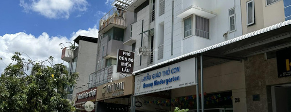 DT 132m2 bán nhà ở vị trí mặt tiền gần Quận 7, Hồ Chí Minh hướng Đông nhà nhìn chung bao gồm 6 phòng ngủ 6 WC vui lòng liên hệ để xem trực tiếp-02
