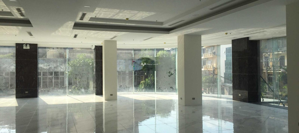 Cho thuê nhà Bên trong Khâm Thiên, Hà Nội, thuê ngay với giá cực mềm 175 triệu/tháng có diện tích chuẩn 110m2, trong ngôi nhà này gồm 8 PN