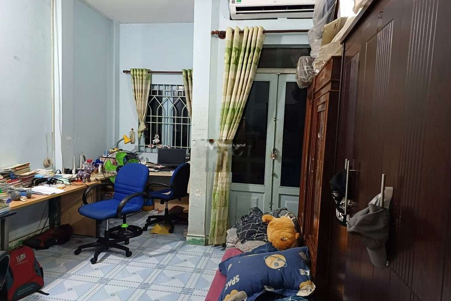 Cho thuê nhà có diện tích 80m2 tọa lạc ngay trên Tân Phú, Hồ Chí Minh giá thuê ngạc nhiên 11 triệu/tháng-01