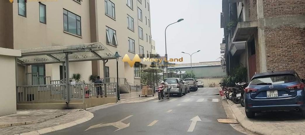 Bán liền kề vị trí mặt tiền ở Thịnh Liệt, Hoàng Mai giá bán cực tốt từ 12 tỷ dt quy ước 100m2, nhìn chung gồm 4 phòng ngủ