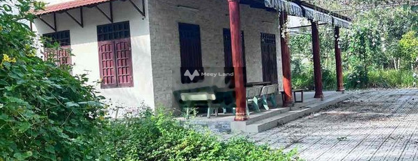 Có diện tích 1627m2 bán nhà mặt tiền nằm ngay trên Tân Hương, Châu Thành hướng Đông Bắc nhà gồm 2 phòng ngủ cám ơn quý khách đã đọc tin-03