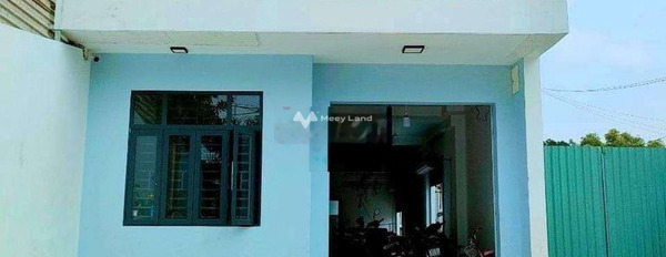 Vị trí tốt tại Hóc Môn, Hồ Chí Minh bán nhà bán ngay với giá chỉ 7.6 tỷ diện tích gồm 240m2 vui lòng liên hệ để xem trực tiếp-02