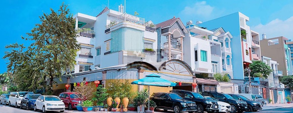 Cần cho thuê nhà ở mặt tiền nằm ngay Lê Đức Thọ, Phường 15, giá thuê 88 triệu/tháng diện tích cụ thể 200m2, căn nhà gồm có 4 phòng ngủ, 5 WC hẻm rộng-03