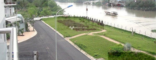 Ngôi nhà bao gồm 3 PN, bán biệt thự, giá bán công khai chỉ 11.5 tỷ có diện tích chính 132m2 vị trí đặt tại trung tâm Nhà Bè, Hồ Chí Minh-02