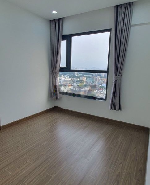 Trong căn hộ tổng quan gồm có 2 phòng ngủ, cho thuê căn hộ tọa lạc gần Thạnh Lộc, Hồ Chí Minh, 2 WC thuận tiện đi lại-01