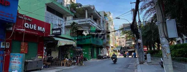 Cho thuê nhà vị trí mặt tiền nằm ngay Quận 10, Hồ Chí Minh, giá thuê mua ngay 170 triệu/tháng có diện tích chuẩn 204m2, căn nhà có tất cả 6 phòng ngủ-03