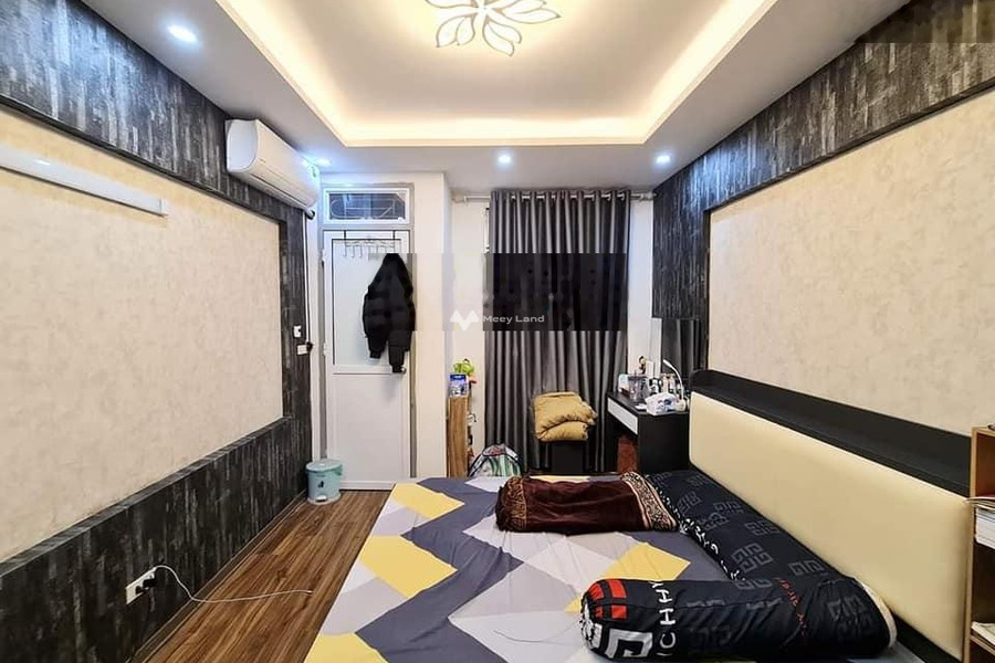Ngôi nhà có 4 phòng ngủ, bán nhà ở có diện tích chung là 33m2 giá bán 3.5 tỷ mặt tiền nằm ngay trên Thanh Trì, Hà Nội hướng Đông-01