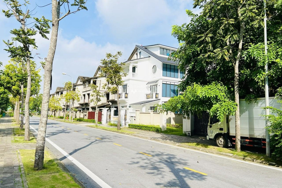 Bán biệt thự, bán ngay với giá gốc chỉ 10.5 tỷ có một diện tích sàn 182m2 vị trí đẹp ở Sài Sơn, Hà Nội-01