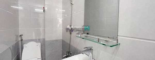 Trong căn hộ có tổng 1 PN, cho thuê căn hộ ngay ở Nguyễn Tri Phương, Phường 4, 1 WC vào ở ngay-02