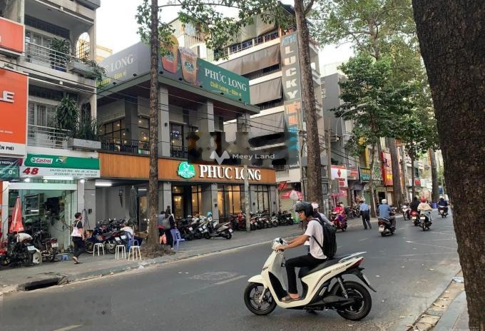 Cho thuê nhà mặt tiền tọa lạc ngay ở Trần Quang Khải, Tân Định, thuê ngay với giá êm 85 triệu/tháng Có tổng diện tích 104m2
