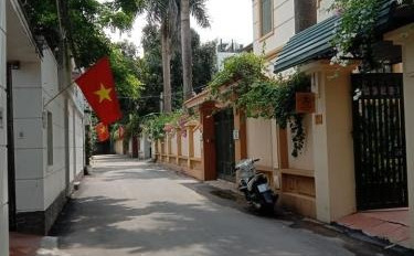 Bán biệt thự dt chung 350 m2 vị trí đặt tại An Dương, Hà Nội vào ở luôn giá rẻ từ 23.5 tỷ, căn nhà gồm có tất cả 5 phòng ngủ, đường chính 9 m-03