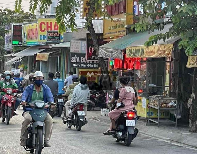 Vị trí trung tâm Bà Điểm, Hồ Chí Minh bán nhà bán ngay với giá giao động 18 tỷ tổng quan nhà có 6 PN 4 WC-01