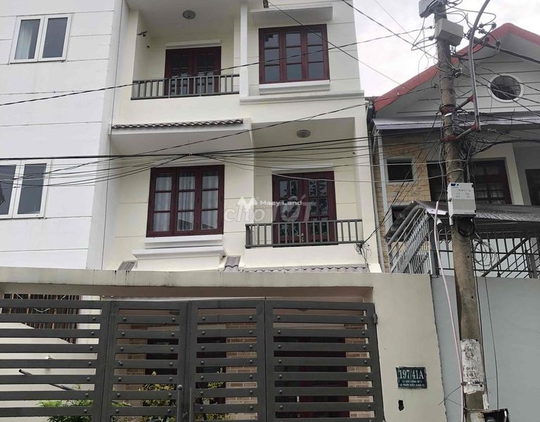 Vị trí hấp dẫn nằm ở Trần Thị Liền, Nhà Bè cho thuê nhà giá thuê cực tốt từ 20 triệu/tháng, trong nhà này thì gồm 4 phòng ngủ, 4 WC-01