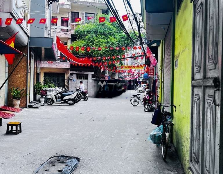 Ở tại Thịnh Quang, Hà Nội, bán nhà, bán ngay với giá rẻ 4.5 tỷ diện tích rộng 35m2, tổng quan gồm tổng cộng 3 phòng ngủ cảm ơn đã xem tin.-01
