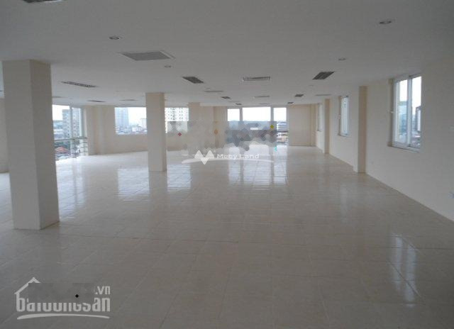 Vị trí đẹp nằm ở Trần Duy Hưng, Trung Hòa cho thuê sàn văn phòng diện tích chung là 100m2 nội thất ưa nhìn - Điều hòa âm trần, cửa kính sáng.