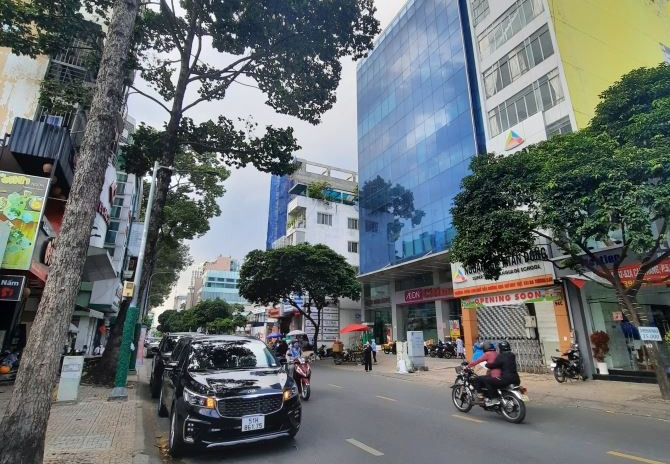 Bán ngay ngôi nhà vị trí đặt ở Phường 7, Hồ Chí Minh giá bán hữu nghị từ 45 tỷ diện tích gồm 100m2 trong nhà nhìn chung có 4 phòng ngủ với đường mặt t...