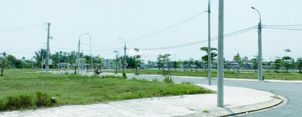 Giá bán ngạc nhiên 700 triệu bán đất diện tích mặt tiền 100m2 nằm ngay Quảng Ngãi, Quảng Ngãi, hướng KXĐ-03