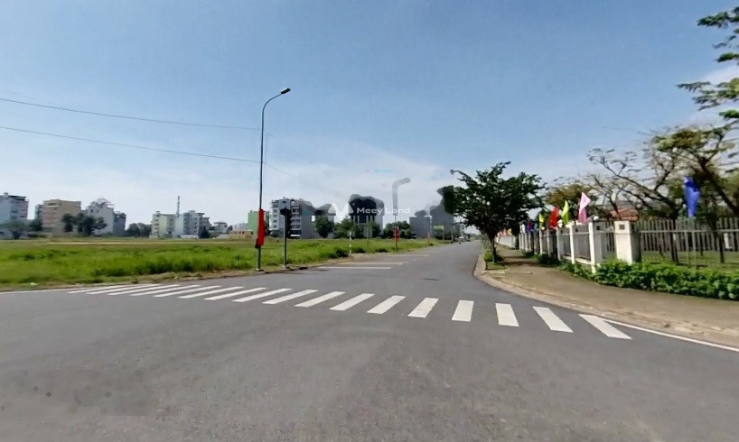 Đầu tư bất động sản bán mảnh đất, 90m2 mặt tiền tọa lạc ngay Nguyễn Duy Trinh, Quận 2 giá hợp lý-01
