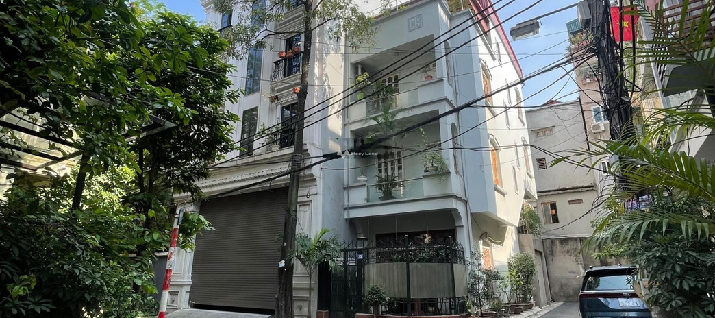 Nhà gồm 3 phòng ngủ bán nhà bán ngay với giá siêu khủng 7.5 tỷ diện tích rộng 25m2 vị trí thuận lợi ngay Điện Biên Phủ, Hà Nội