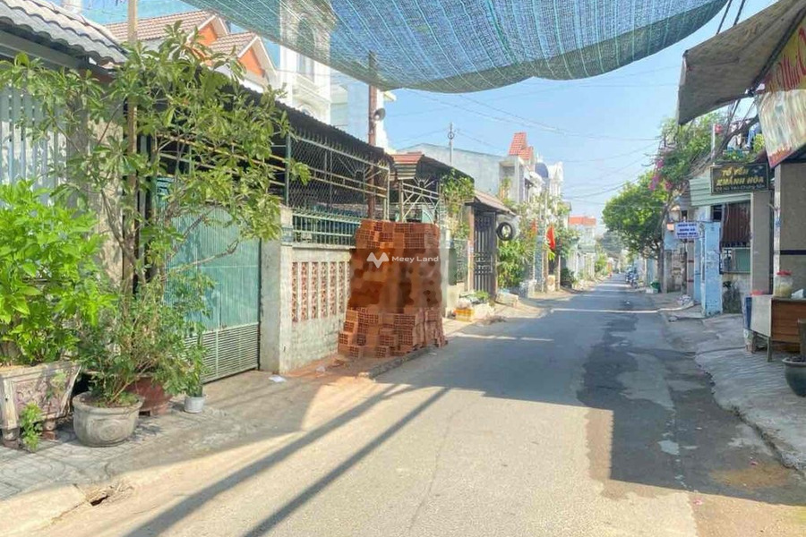 Vị trí mặt tiền gần Nguyễn Ái Quốc, Đồng Nai bán nhà bán ngay với giá đặc biệt từ 4 tỷ trong nhà tổng quan có 2 phòng ngủ 1 WC-01