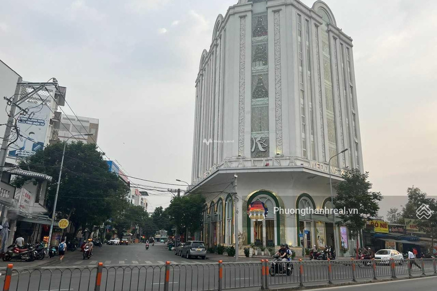 Vị trí đặt ở Sơn Kỳ, Hồ Chí Minh bán nhà bán ngay với giá chỉ từ chỉ 179 tỷ căn nhà có tất cả 19 PN 20 WC-01