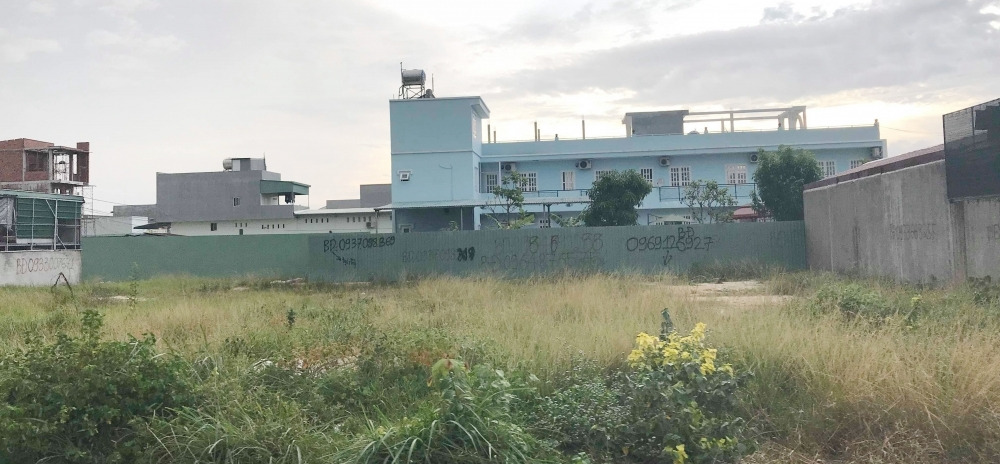 Bán đất xây khách sạn mặt tiền La Văn Cầu, phường Thắng Tam