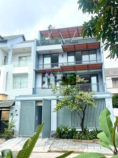 Trong căn nhà này có 4 phòng ngủ, bán biệt thự, bán ngay với giá êm 33 tỷ diện tích chung 192m2 vị trí đặt tại Trần Trọng Cung, Hồ Chí Minh-01