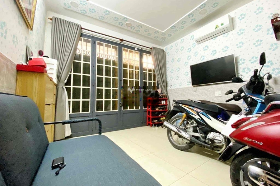 Căn nhà có tổng 3 phòng ngủ bán nhà bán ngay với giá bất ngờ 3.6 tỷ có diện tích 31m2 vị trí mặt tiền tọa lạc ở Tân Hưng, Hồ Chí Minh-01