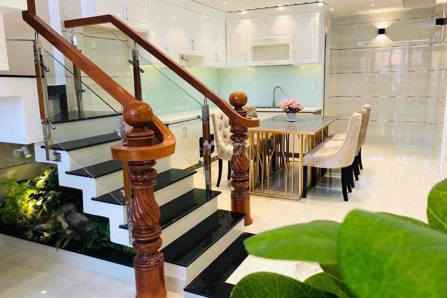 Diện tích chuẩn là 96m2, cho thuê nhà ở vị trí thuận lợi tọa lạc ngay tại Tân Bình, Hồ Chí Minh, trong căn này bao gồm 6 phòng ngủ liên hệ chính chủ-01